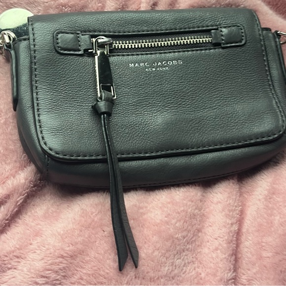 Marc Jacobs grey green wallet hand bag. - Picture 2 of 6